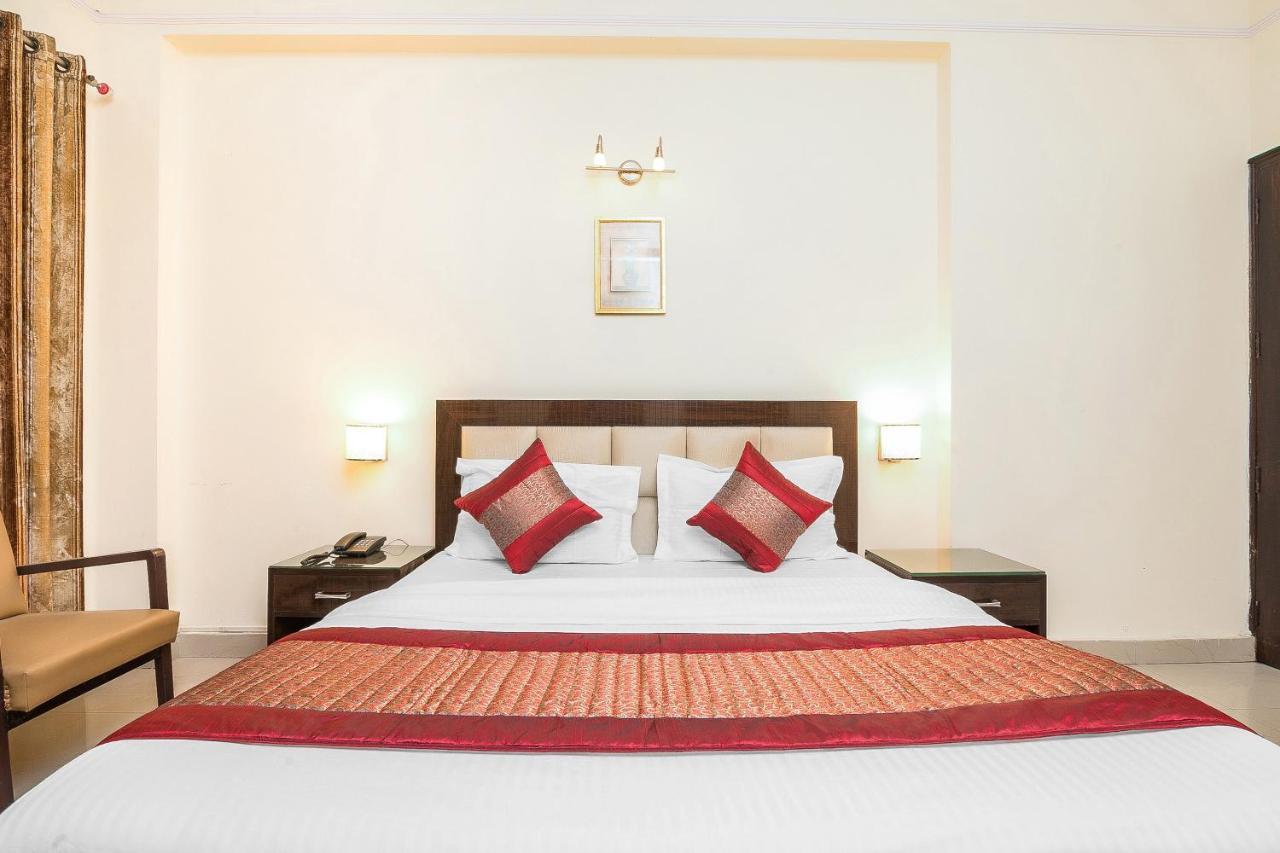 Oyo 14245 Amitabh Guest House Нью-Делі Екстер'єр фото