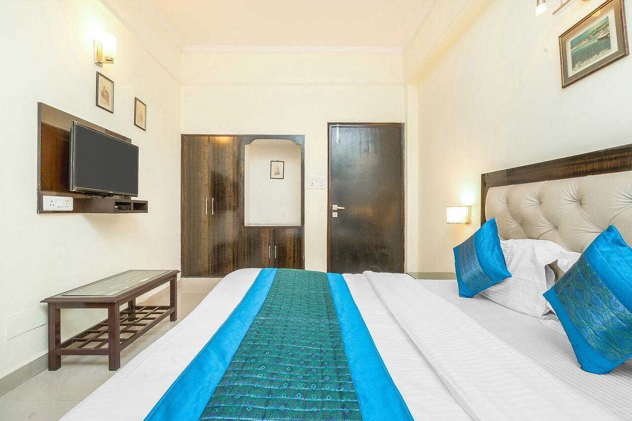 Oyo 14245 Amitabh Guest House Нью-Делі Екстер'єр фото